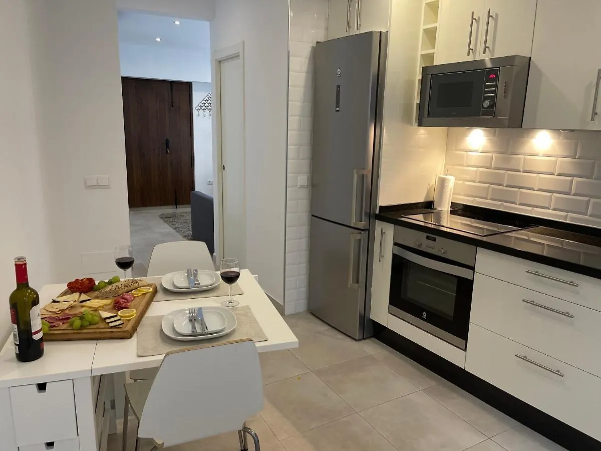 New Townhouse In The Heart Of Nerja With Jacuzzi别墅 0*,