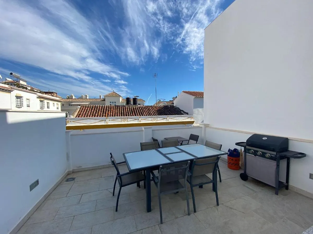 New Townhouse In The Heart Of Nerja With Jacuzzi别墅