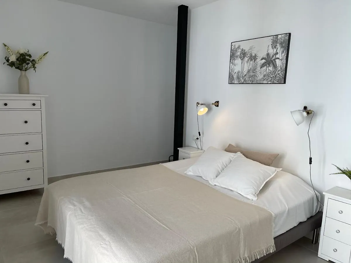 New Townhouse In The Heart Of Nerja With Jacuzzi别墅