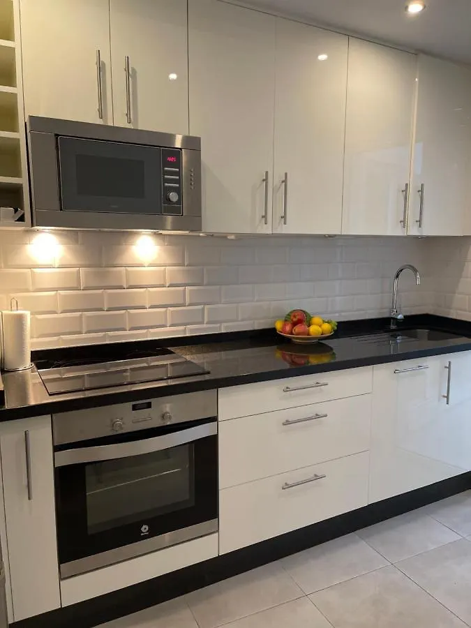 度假居 New Townhouse In The Heart Of Nerja With Jacuzzi别墅 西班牙