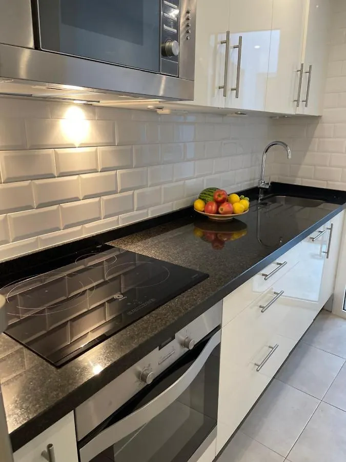 New Townhouse In The Heart Of Nerja With Jacuzzi别墅 0*,  西班牙