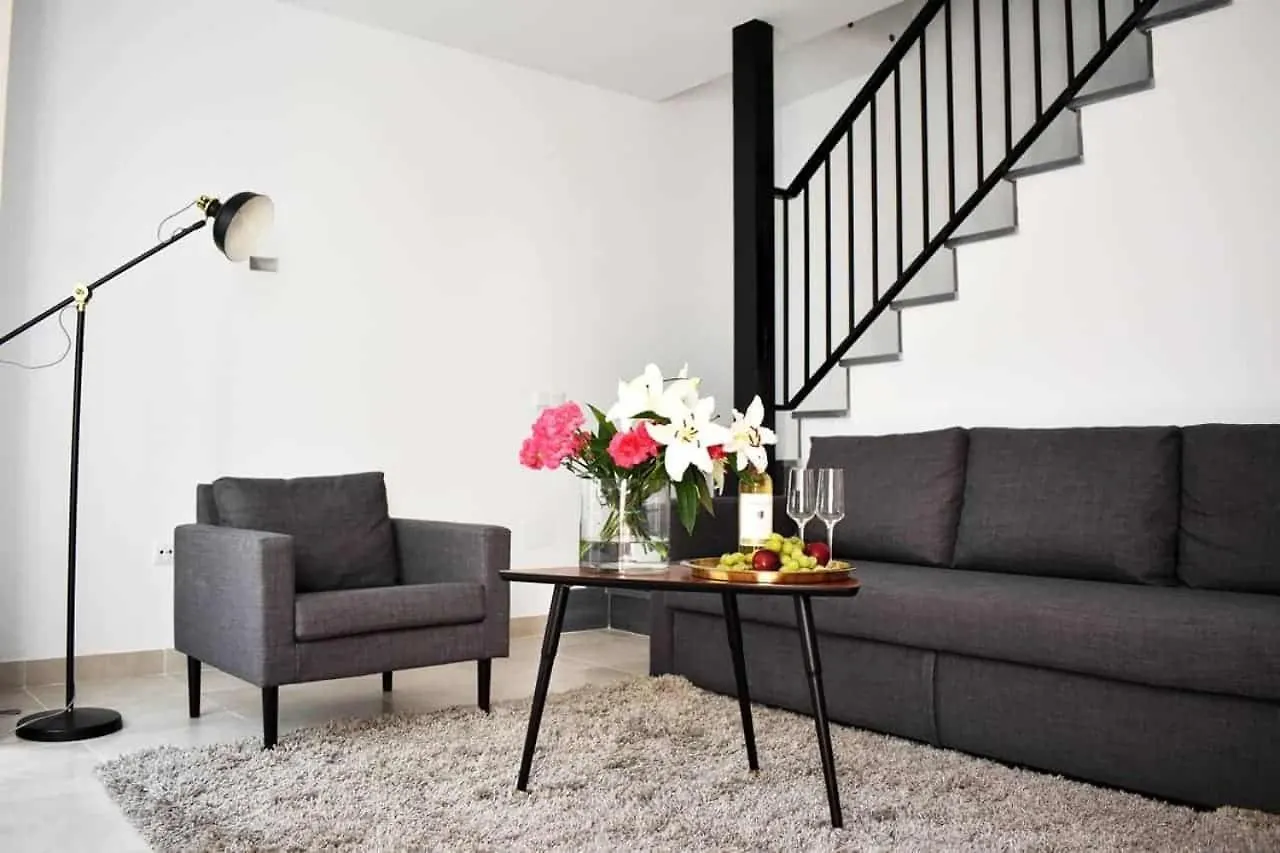 New Townhouse In The Heart Of Nerja With Jacuzzi别墅 0*,