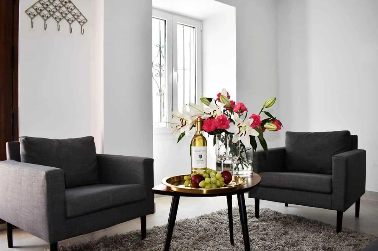度假居 New Townhouse In The Heart Of Nerja With Jacuzzi别墅 西班牙