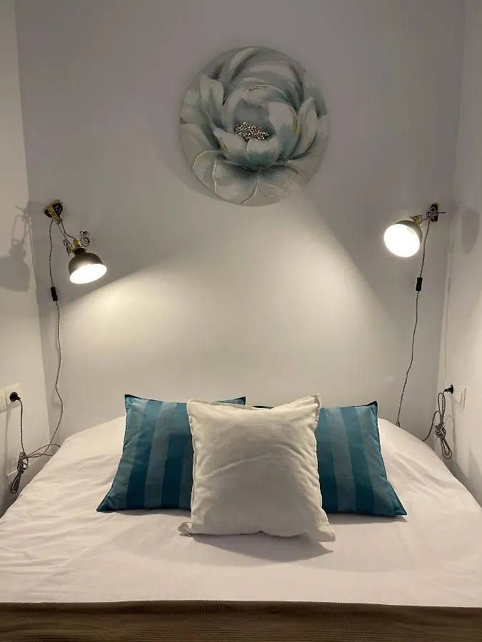 New Townhouse In The Heart Of Nerja With Jacuzzi别墅 度假居