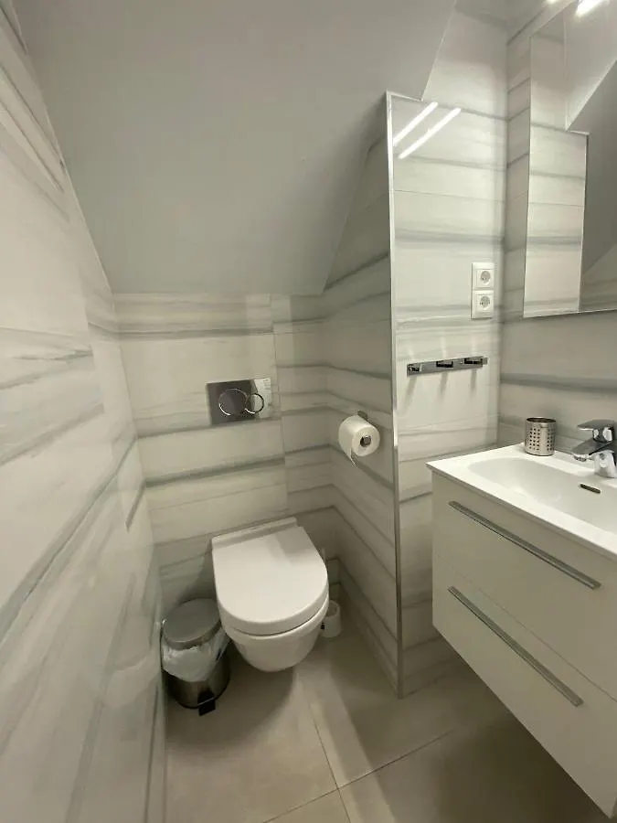New Townhouse In The Heart Of Nerja With Jacuzzi别墅